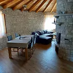 Belavic - Kazuni Apartmán *